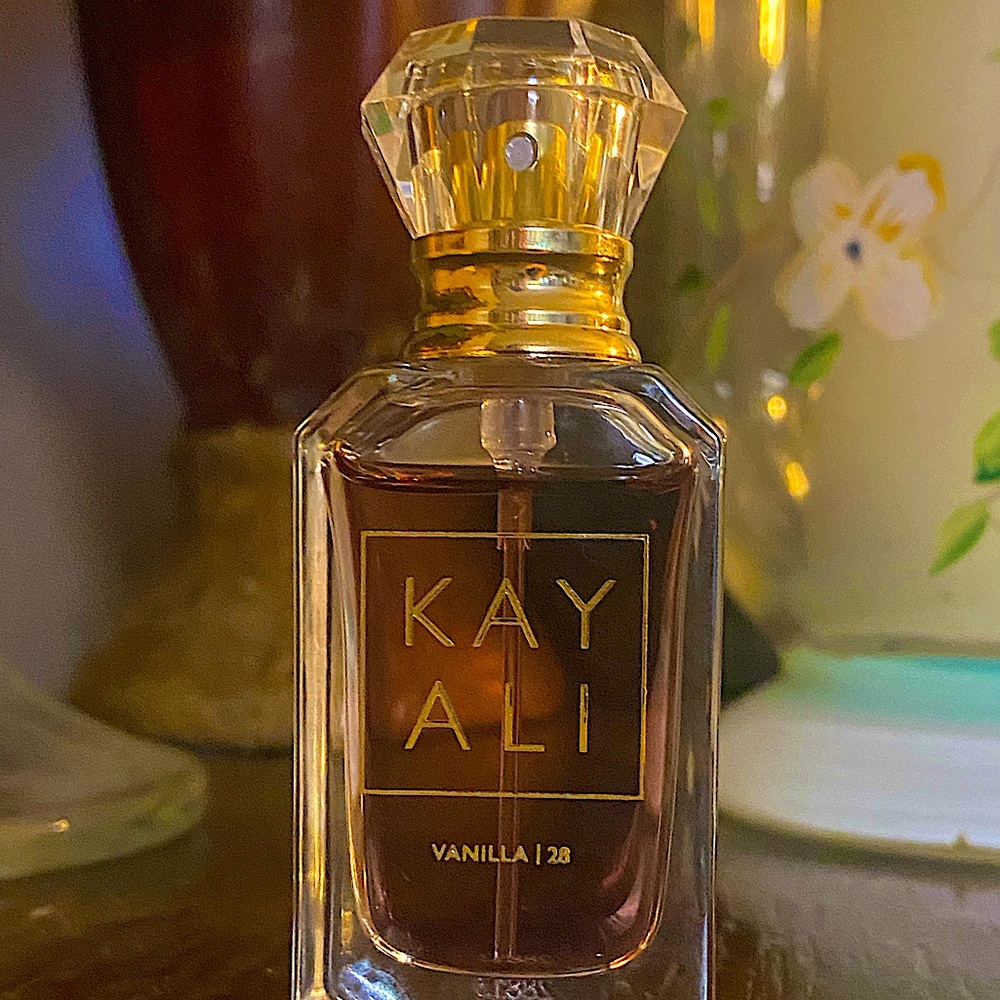 Kayali Vanilla 28 by Huda Beauty